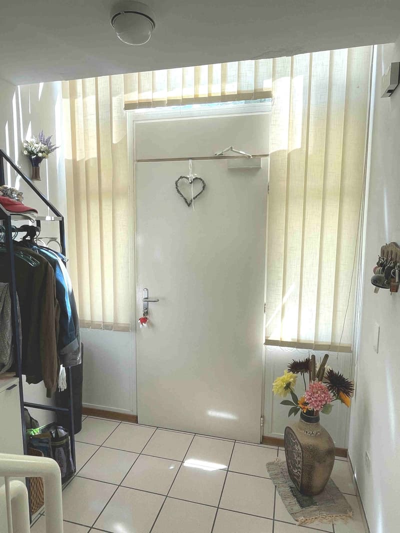 Casa con ampio giardino ben curato in zona tranquilla e soleggiata (6)