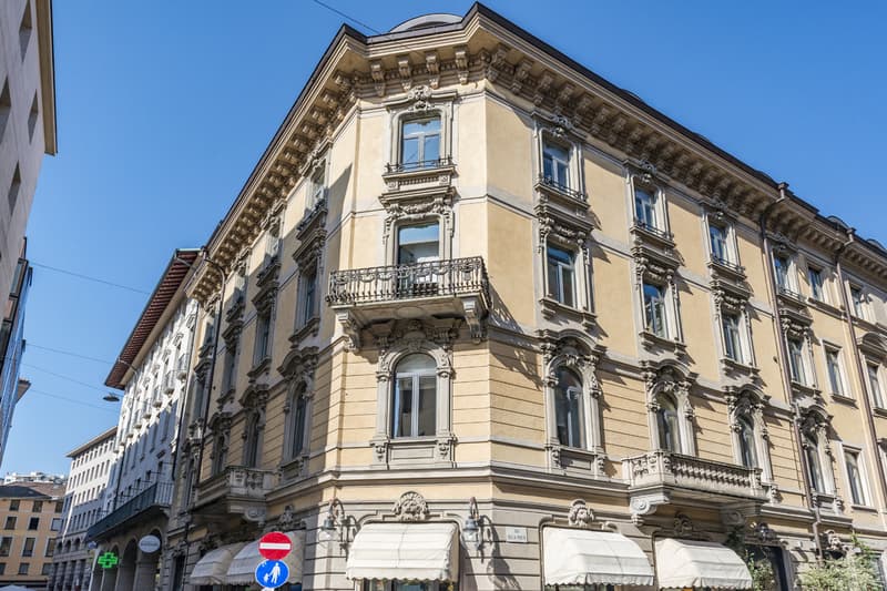 Prestigioso appartamento in stabile d'epoca in centro Lugano (2)