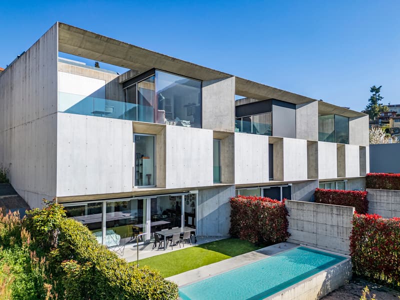 Villa moderna con piscina e vista panoramica (4)