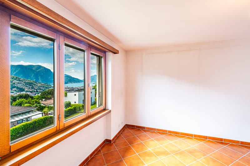Casa bifamiliare con grande terreno edificabile (10)