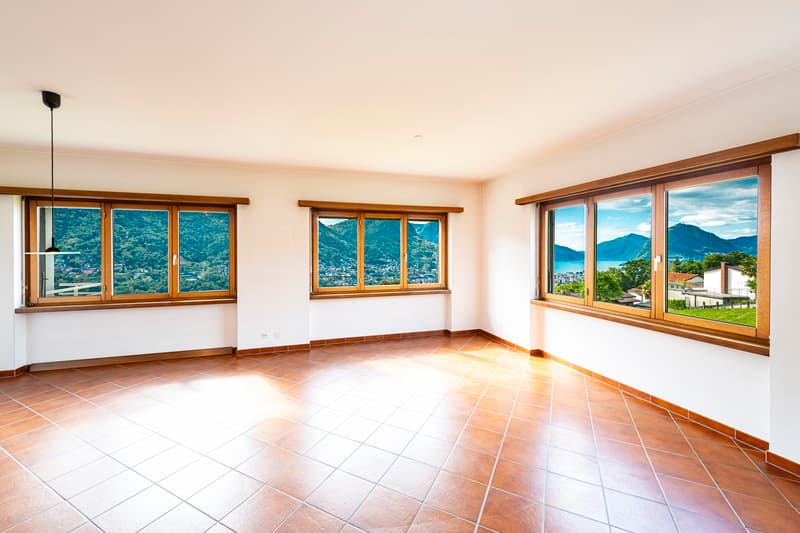 Casa bifamiliare con grande terreno edificabile (8)