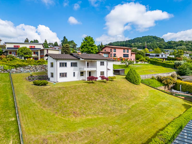 Casa bifamiliare con grande terreno edificabile (3)