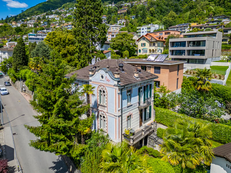 Villa d'epoca con vista lago (8)