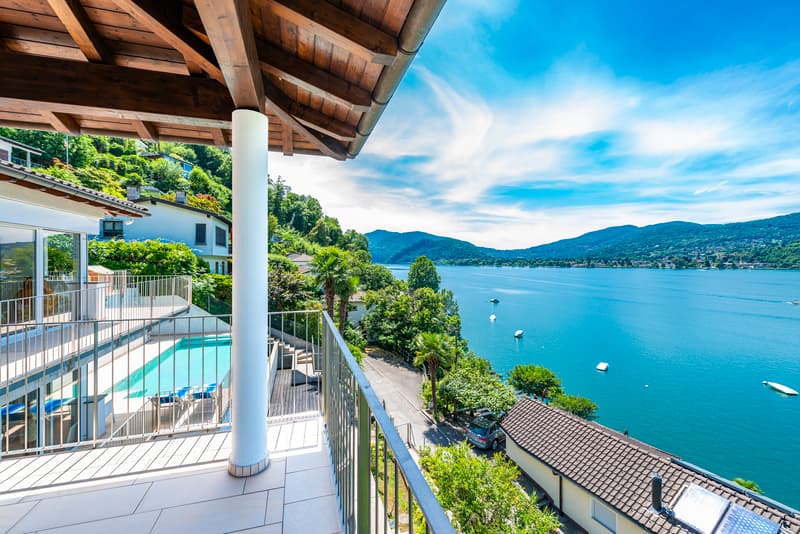 Elegante villa con vista lago a Montagnola (2)