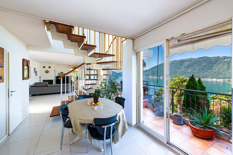 Casa moderna con bellissima vista lago (6)