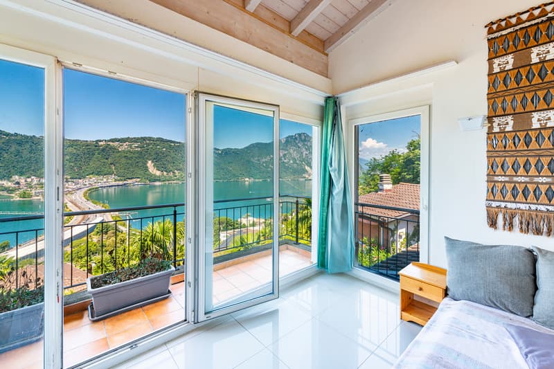 Casa moderna con bellissima vista lago (7)