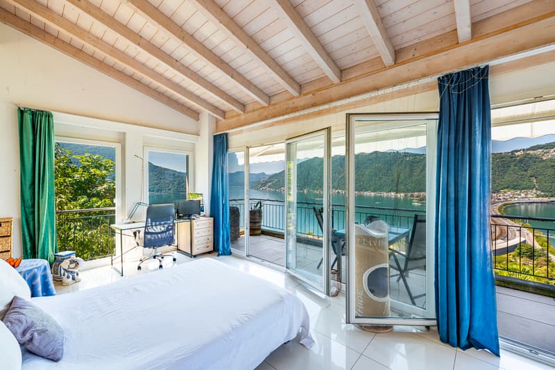 Casa moderna con bellissima vista lago (9)