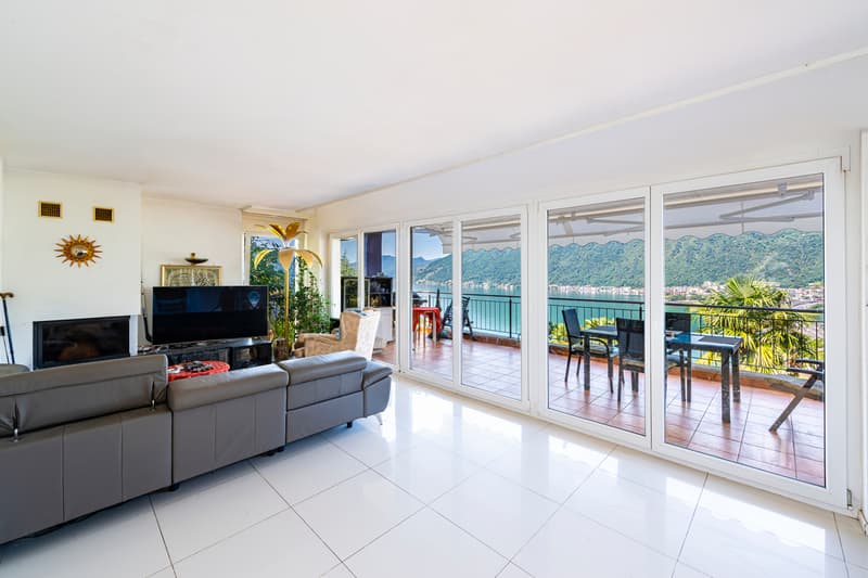 Casa moderna con bellissima vista lago (5)