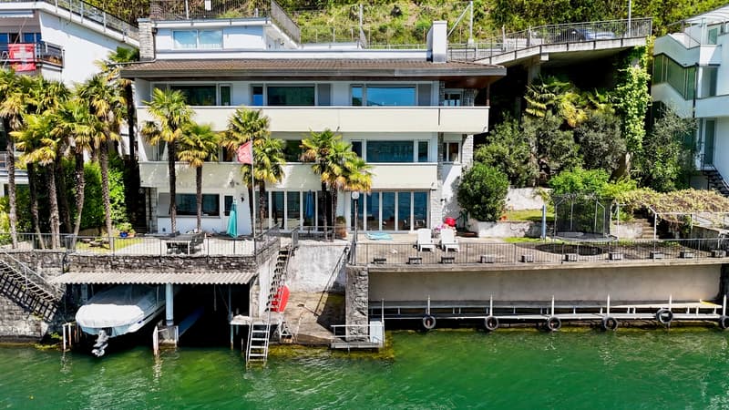 Villa sul lago con darsena privata (7)