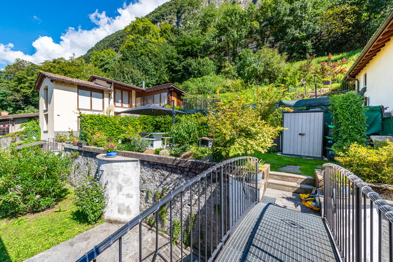 Caratteristico appartamento mansardato con vista lago (13)