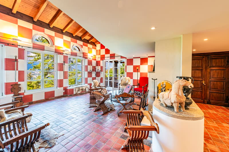 Esclusiva villa con vista lago e parco privato di oltre 6.000 mq (8)