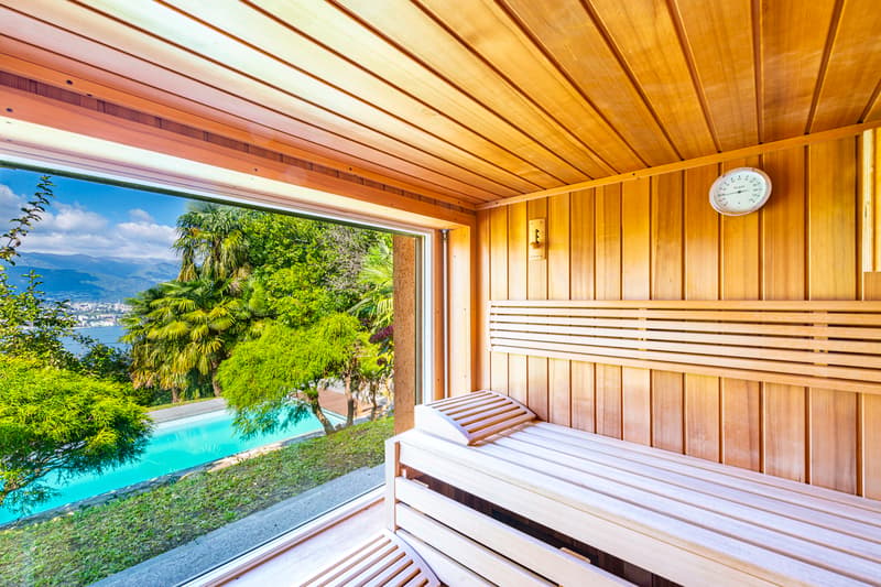 Esclusiva villa con vista lago e parco privato di oltre 6.000 mq (5)