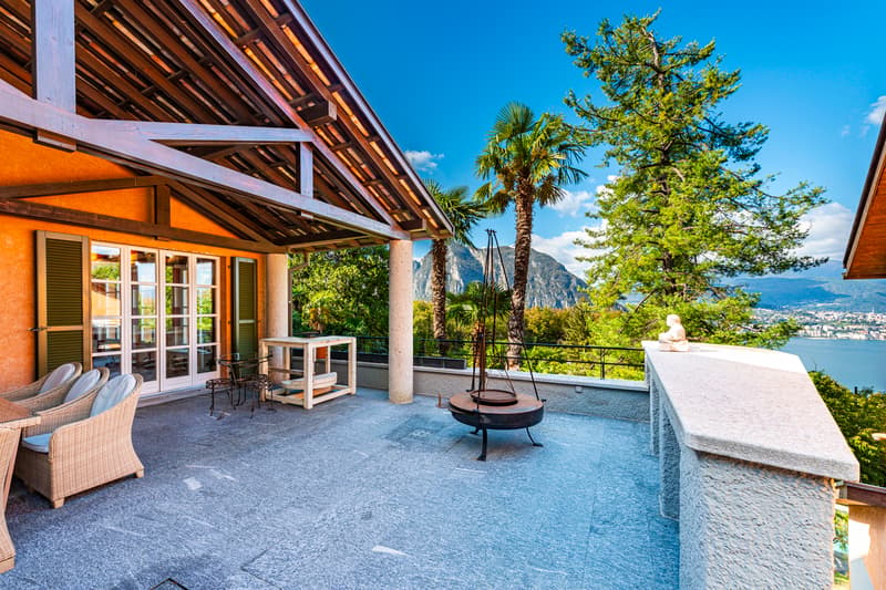 Esclusiva villa con vista lago e parco privato di oltre 6.000 mq (7)
