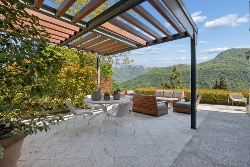 Splendida villa vicino al nucleo storico con vista panoramica (4)