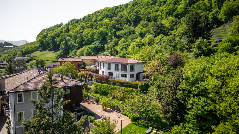Splendida villa vicino al nucleo storico con vista panoramica (12)