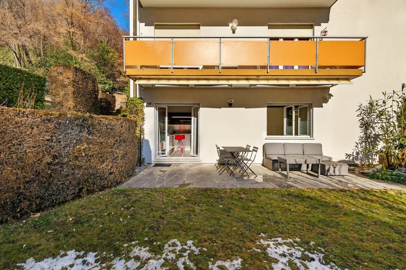 Moderno appartamento con giardino (3)