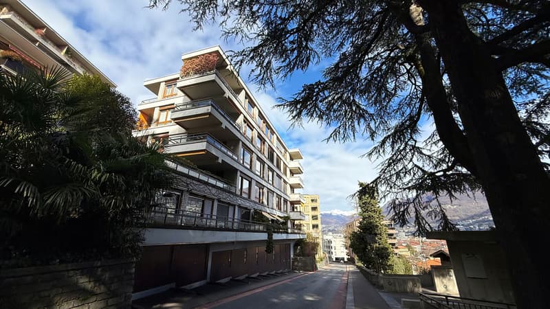 Pied-à-terre nel centro di Lugano con vista dominante (11)