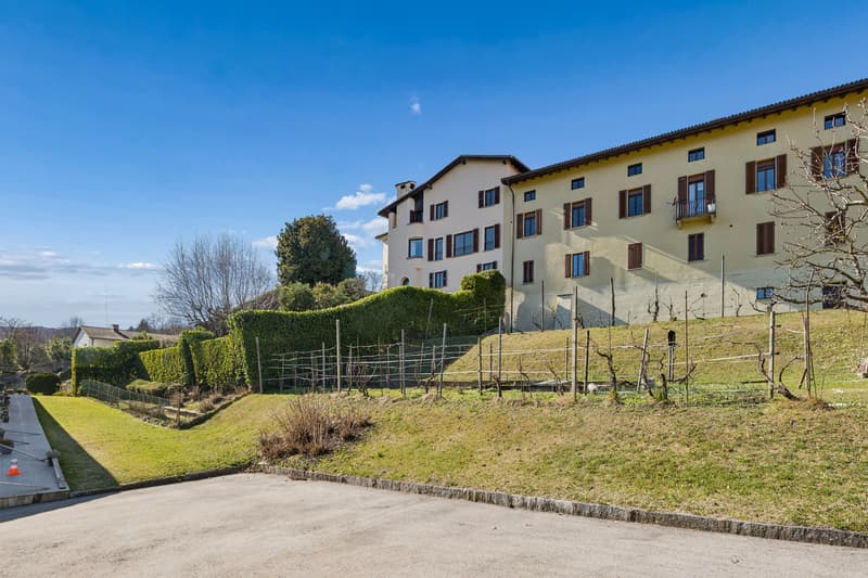 Affascinante casa di nucleo con giardino e incantevole vista lago (3)
