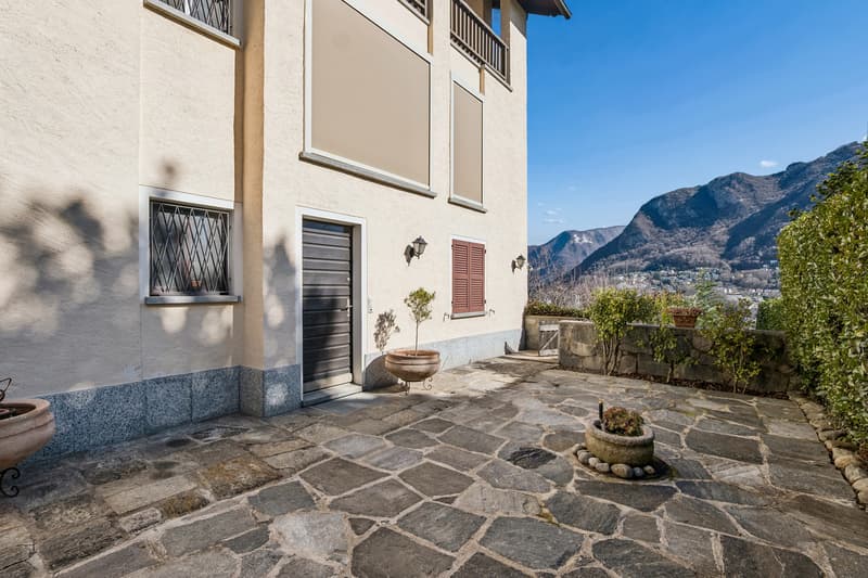 Affascinante casa di nucleo con giardino e incantevole vista lago (11)