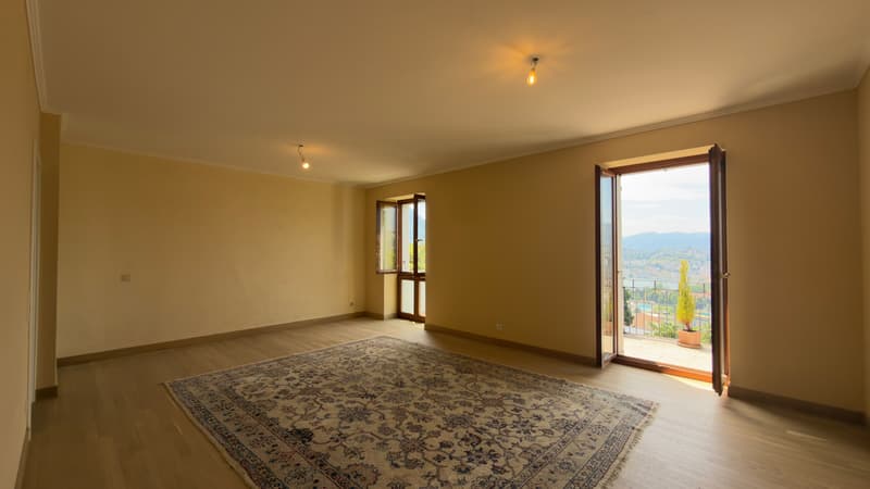 Elegante appartamento con vista mozzafiato (4)