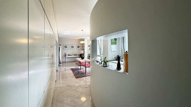 Luminoso appartamento con giardino privato in posizione strategica (9)