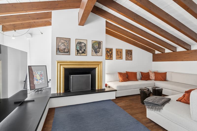 Maisonette su tre livelli e giardino in contesto esclusivo (9)