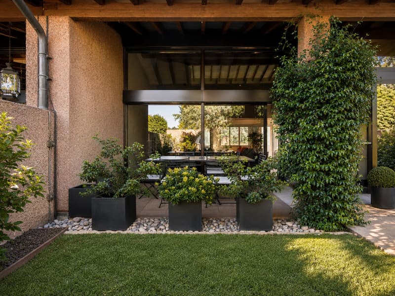 Maisonette su tre livelli e giardino in contesto esclusivo (3)