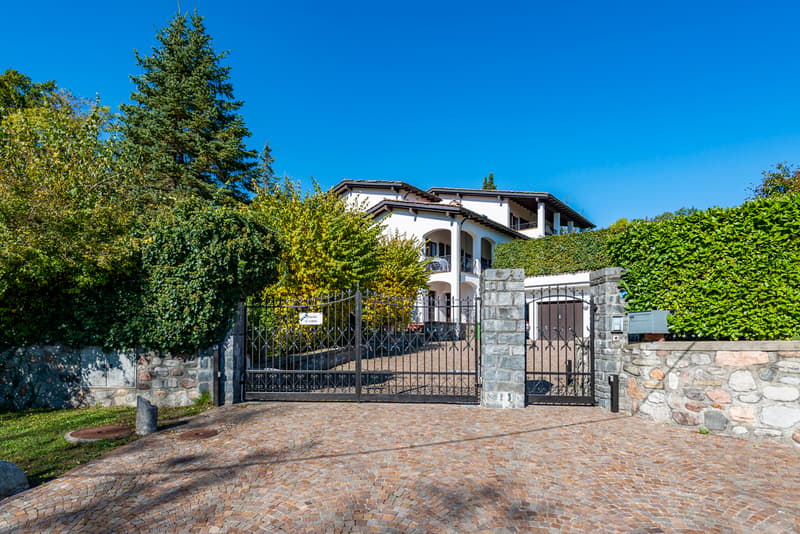 Villa Capriccio | Elegante proprietà immersa nel verde (10)
