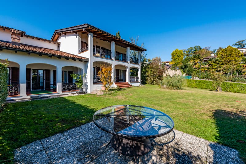 Villa Capriccio | Elegante proprietà immersa nel verde (12)