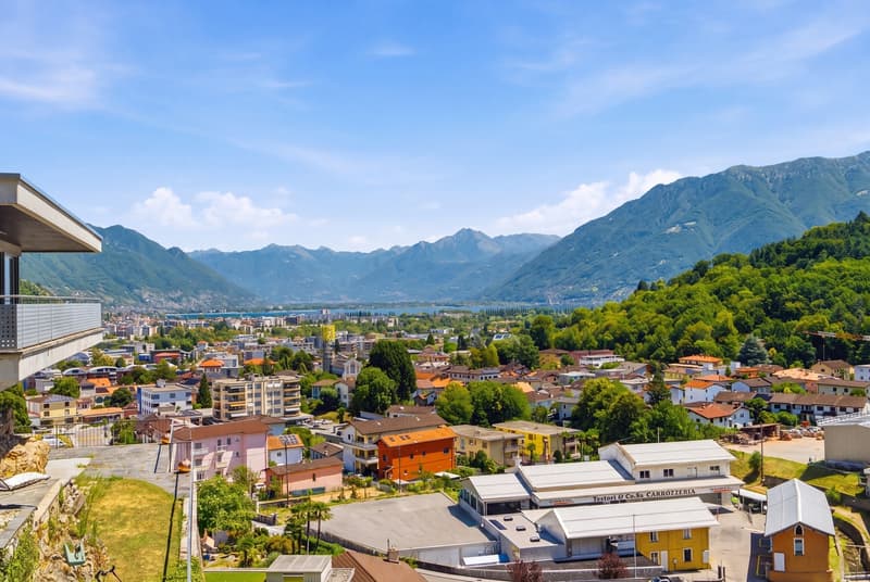 Casa ticinese immersa nella natura (2)