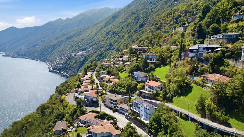 Casa da ristrutturare con piscina e vista panoramica sul Lago Maggiore (9)