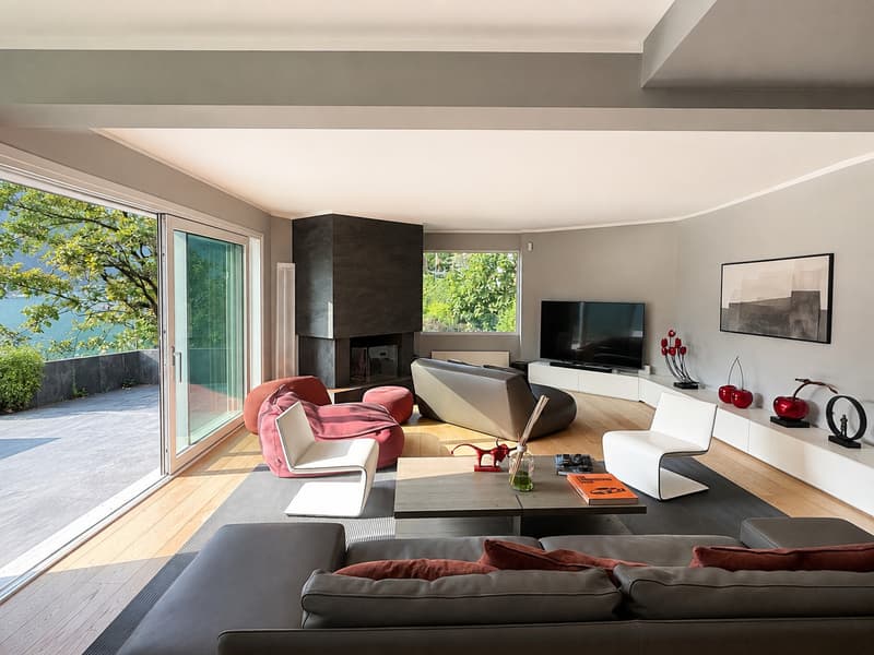 Esclusiva villa di lusso con piscina coperta e vista lago (4)