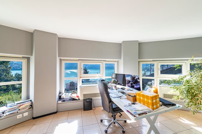 Ufficio in centro con vista lago e garage con 7 posti auto (9)