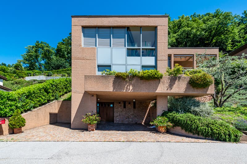 Casa moderna con bella vista lago (2)