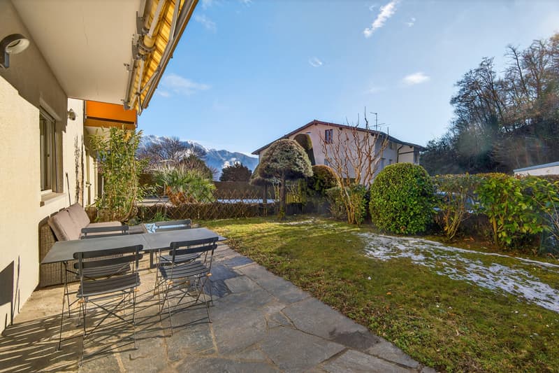 Moderno appartamento con giardino (3)