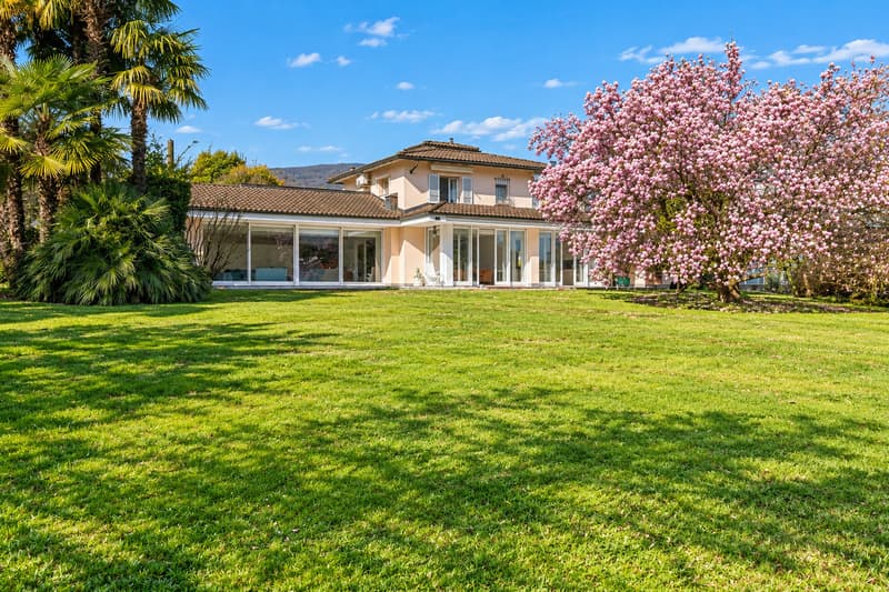 Villa Magnolia, Magliaso | In prima linea sul Lago di Lugano (3)