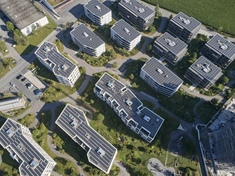 Solaranlagen auf den Dächern (PVT und PV)