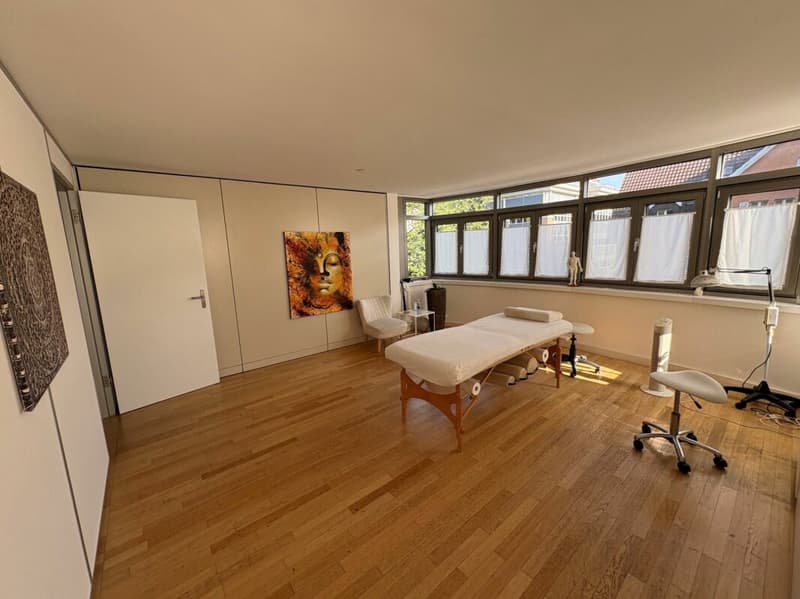 Büro- | Praxisfläche