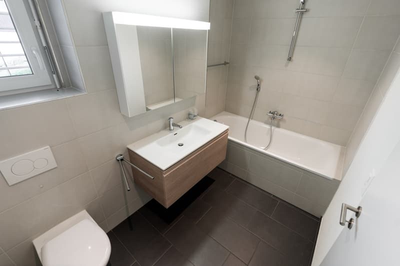Moderne 5.5-Zimmer-Maisonettewohnung mit grossem Balkon in Bottenwil (10)