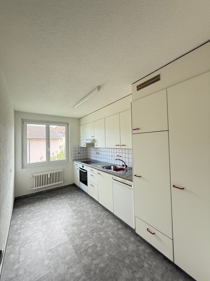 Helle 2.0 Zimmerwohnung mit Balkon im Zentrum von Rorschach! (6)