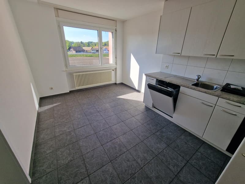 Schöne 2.5-Zimmerwohnung mit Balkon und Blick ins Grüne in Mellingen (4)