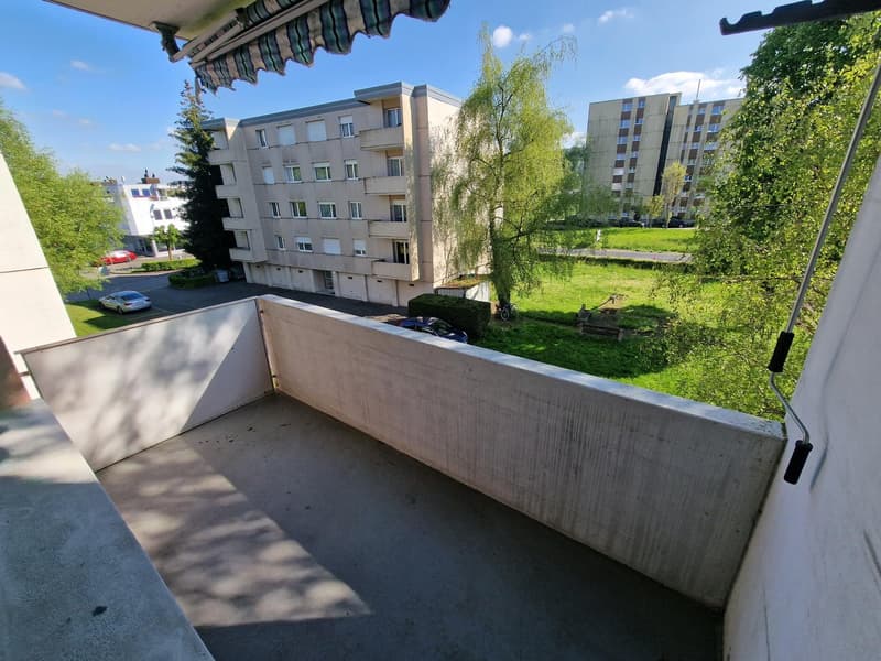 Schöne 2.5-Zimmerwohnung mit Balkon und Blick ins Grüne in Mellingen (3)