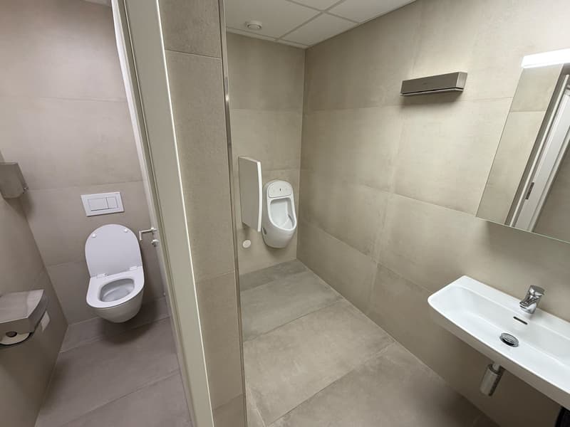 Helles, möbliertes Einzelbüro (18.6 m2) inkl. Domiziladresse & 24/7 Zugang in Cham (9)