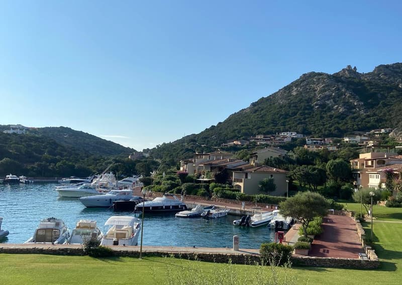PORTO CERVO (SARDEGNA): VENDESI ELEGANTE APPARTAMENTO DI 2.5 LOCALI (1)