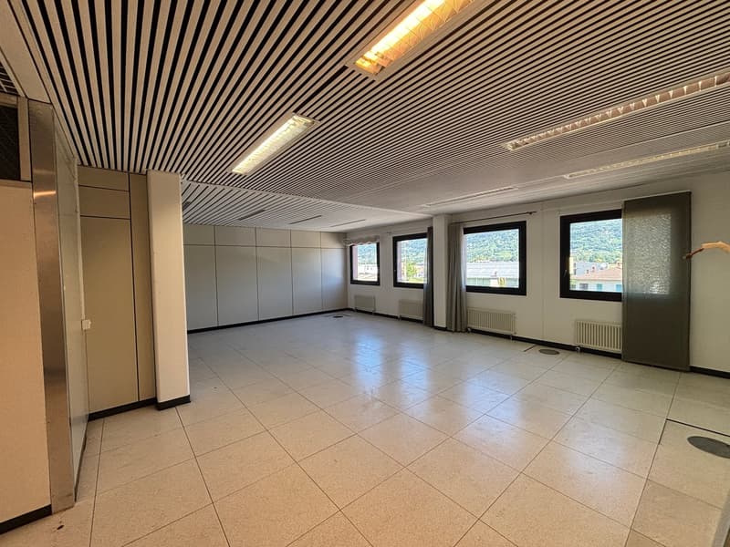 AFFITTASI A CADENAZZO SPAZIO COMMERCIALE DI CA. 78 mq (6)