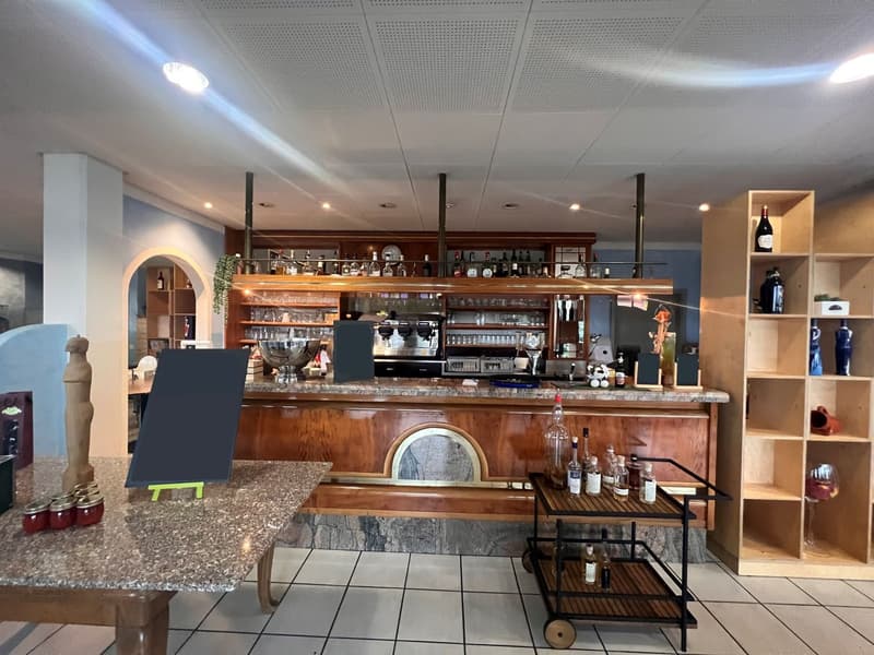 AFFITTASI A CADENAZZO RISTORANTE DI CA. 282 mq (7)