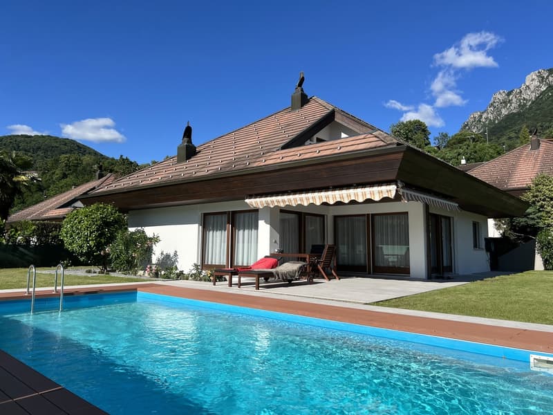 CADRO  (Lugano) Villa 7.5 locali con giardino e piscina (1)