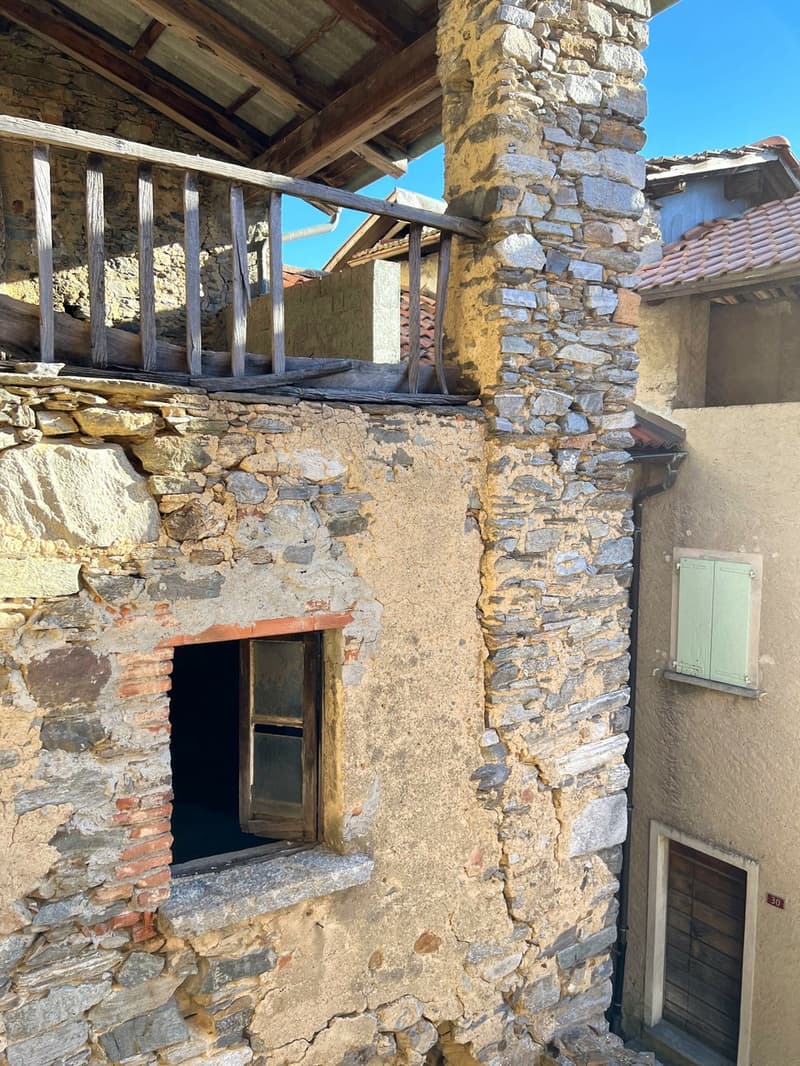 BRENO - Casa Ticinese nel nucleo (da ristrutturare) (6)