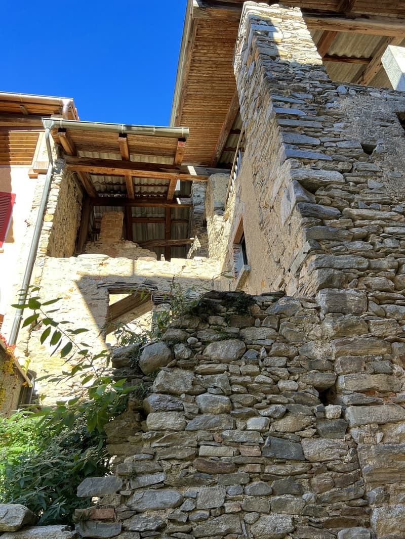 BRENO - Casa Ticinese nel nucleo (da ristrutturare) (4)