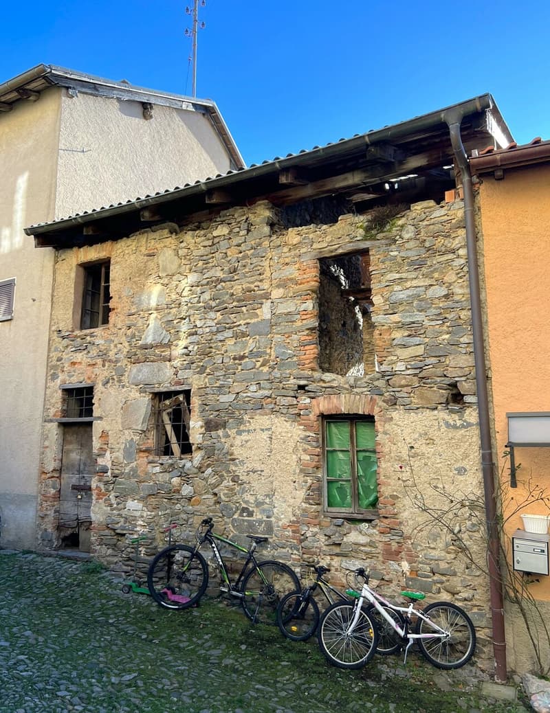 BRENO - Casa Ticinese nel nucleo (da ristrutturare) (3)